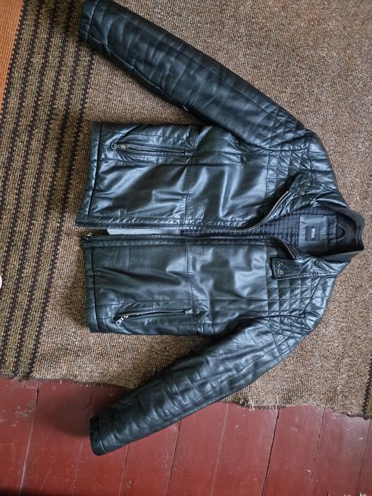 Hugo Boss кожаная куртка, черная