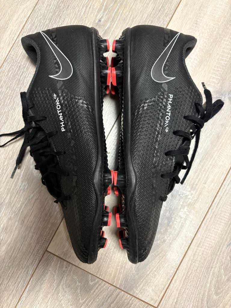 Sprzedam używane buty do piłki nożnej korki Nike numer 40