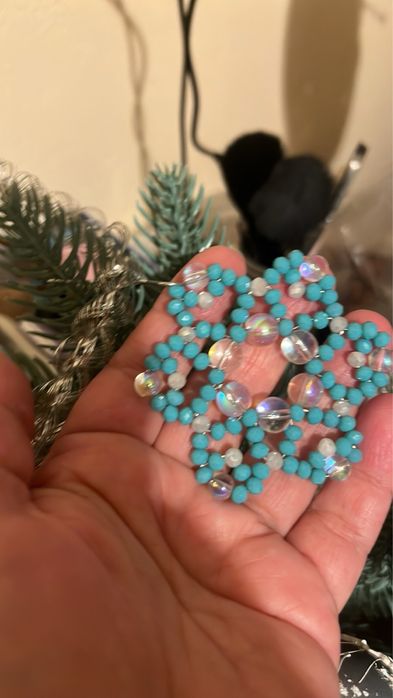 Макраме ялинка ручна робота, сніжинки з бісеру та скляних бусин-430 гр