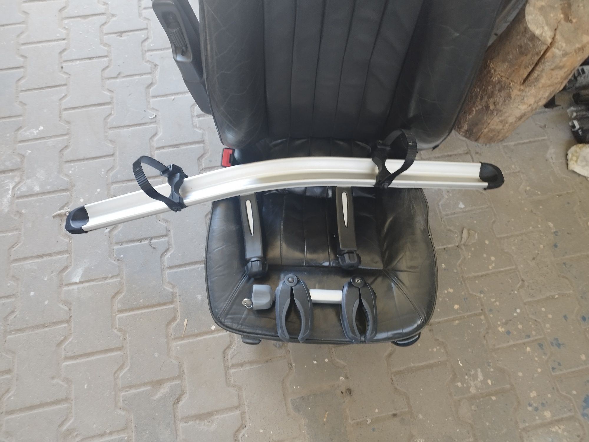 Bagażnik rowerowy na hak holowniczy Thule  na 3 lub 4 rowerowy