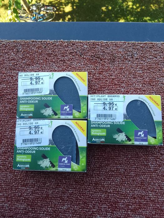 Твёрдый шампунь против запаха для животных.