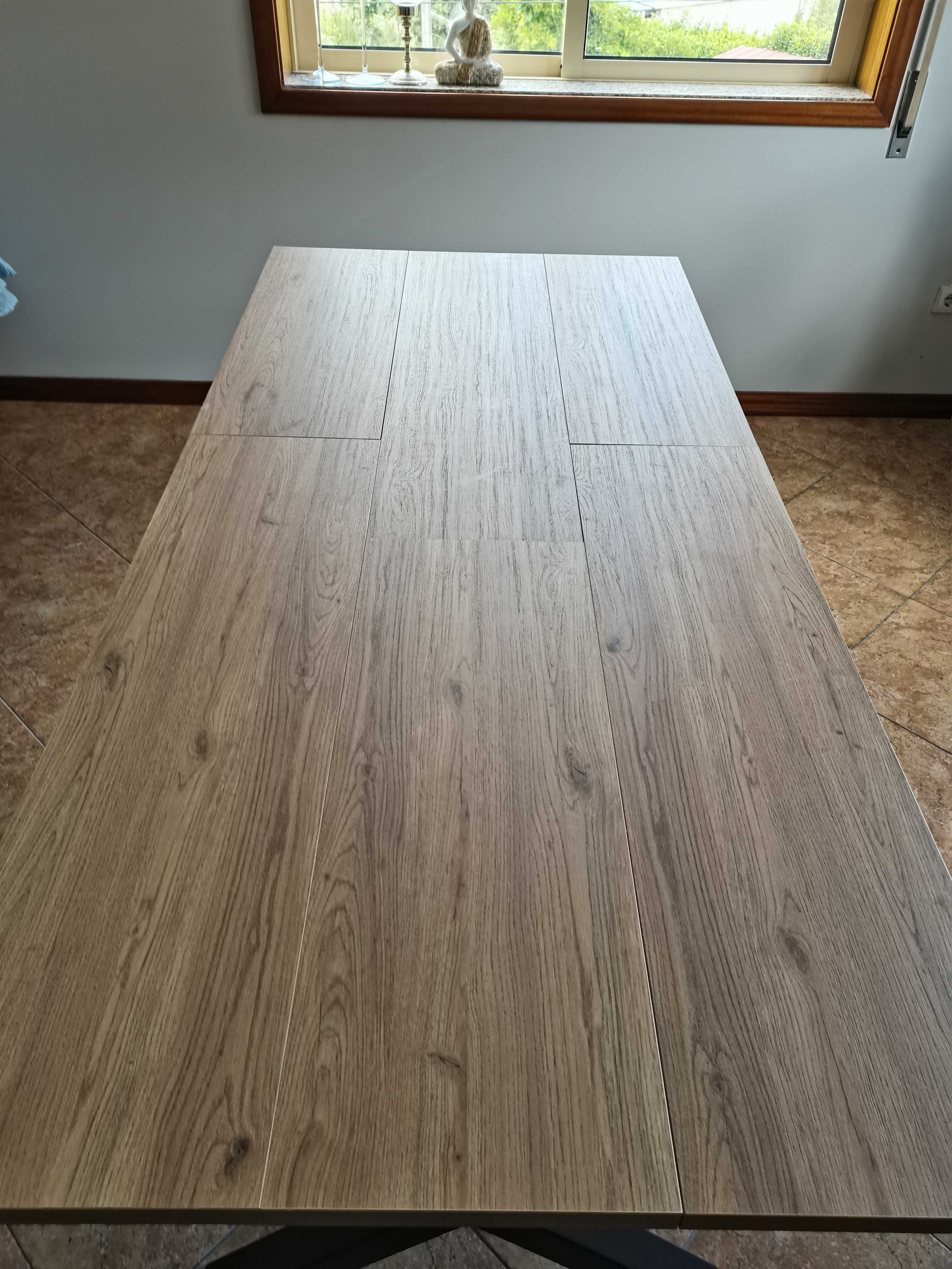 Mesa de jantar para 8 pessoas