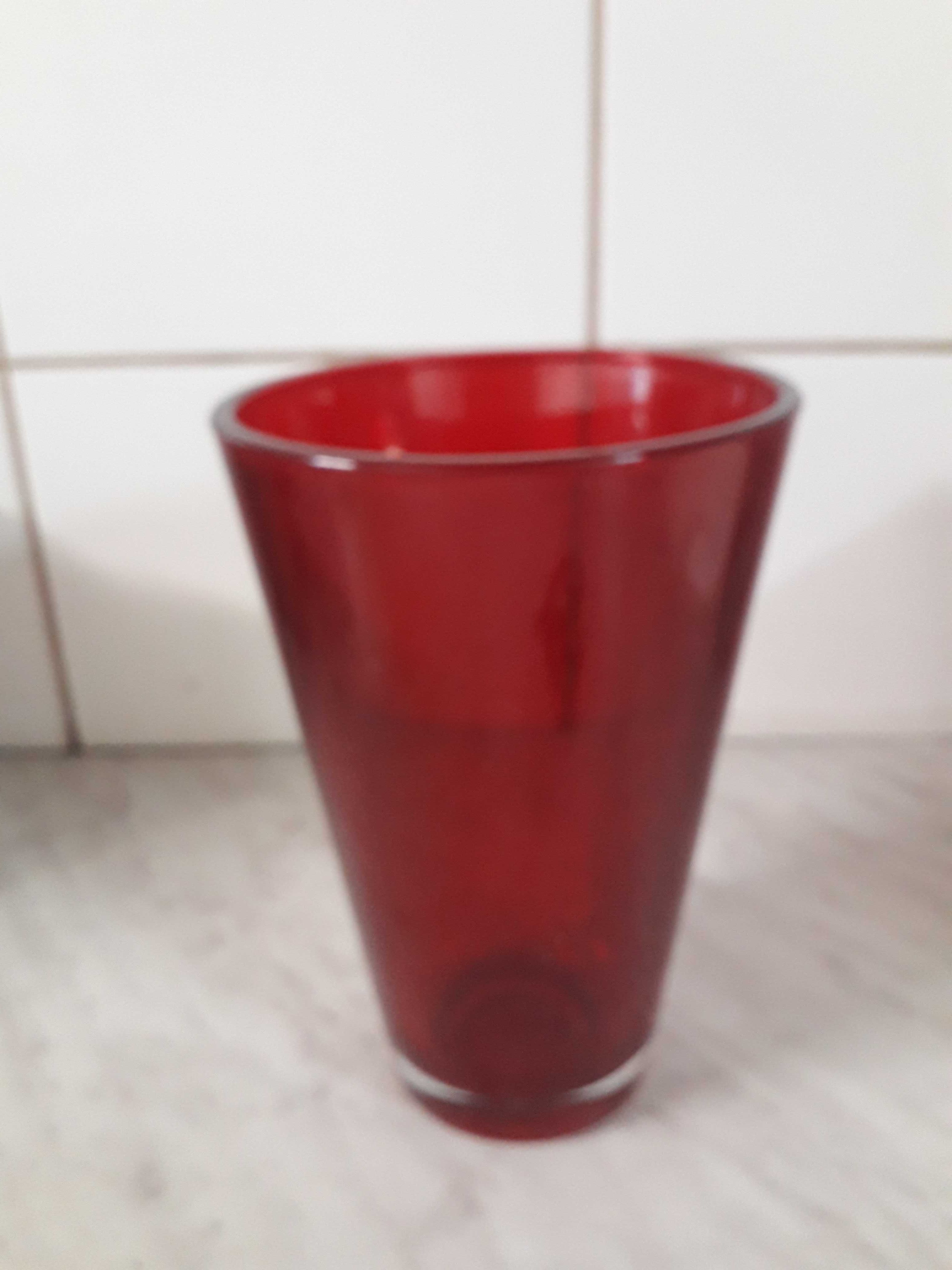 Szkło ozdobne wazon czerwony