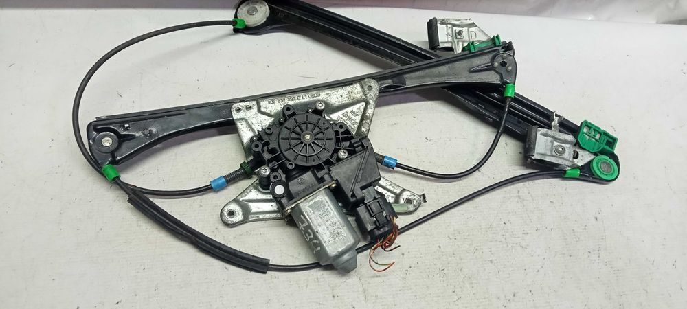 ELEVADOR FRNT/ESQ AUDI A4 B5 AVANT