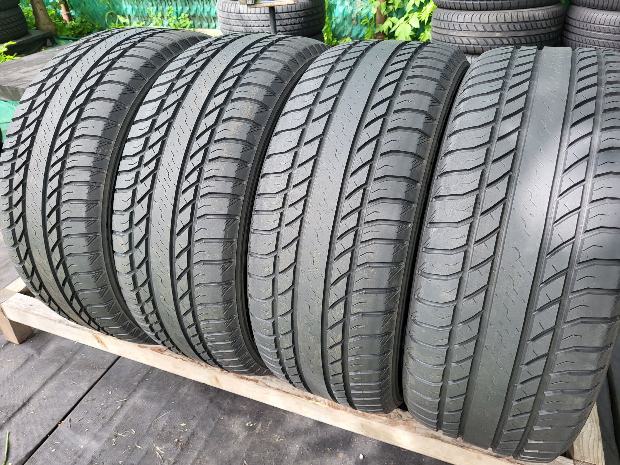 Продам комплект летних шин "Bridgestone Ecopia 235/55 R17 103H"