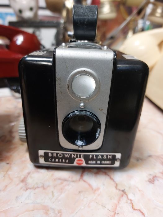 Câmara Kodak Brownie Flash, a funcionar 

É um modelo de câmara d