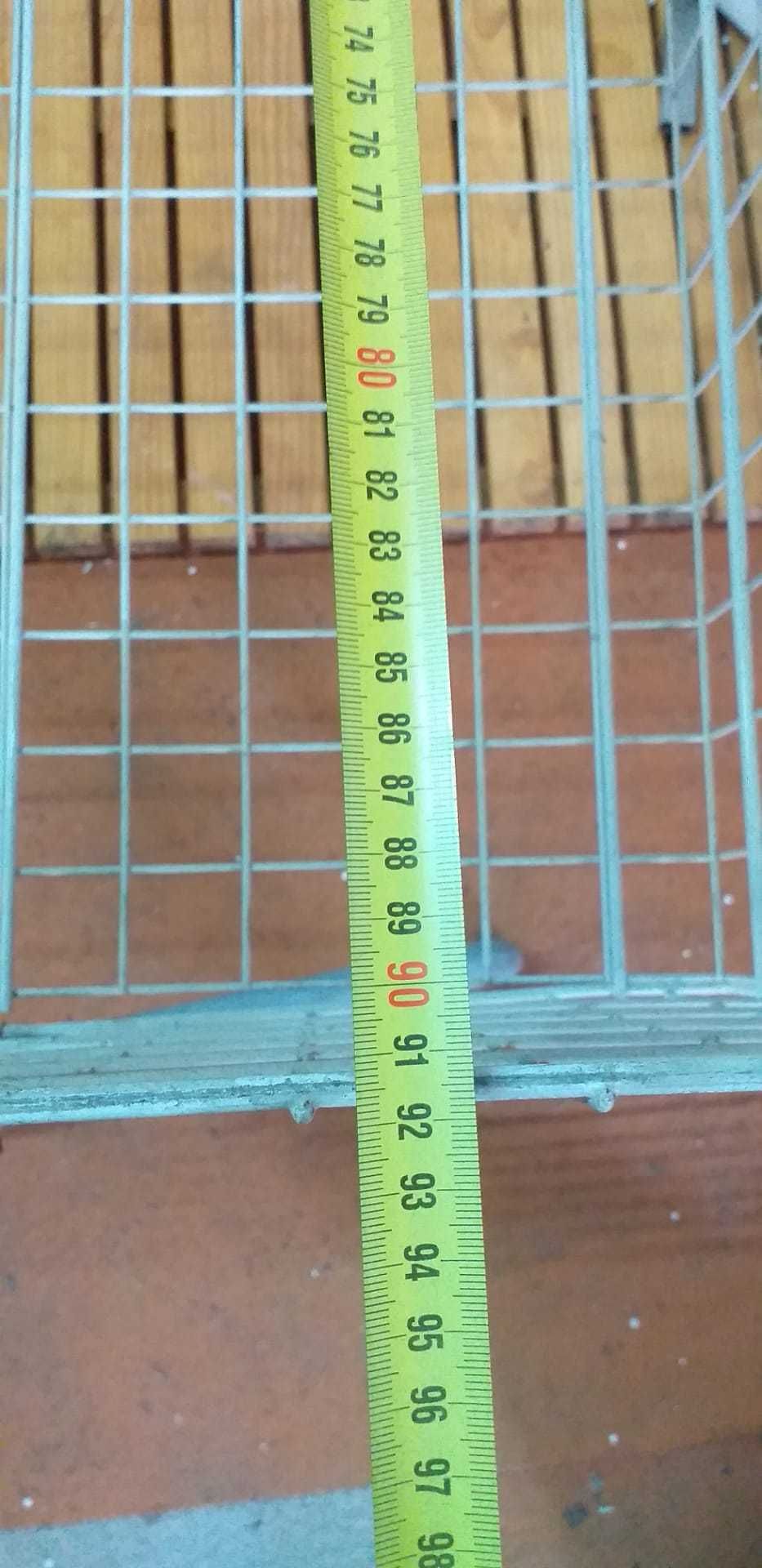 Cesto de roupa p/ loja