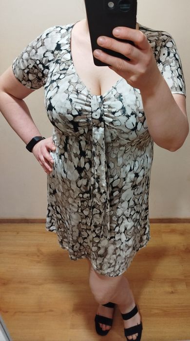 Cienka sukienka rozmiar 44