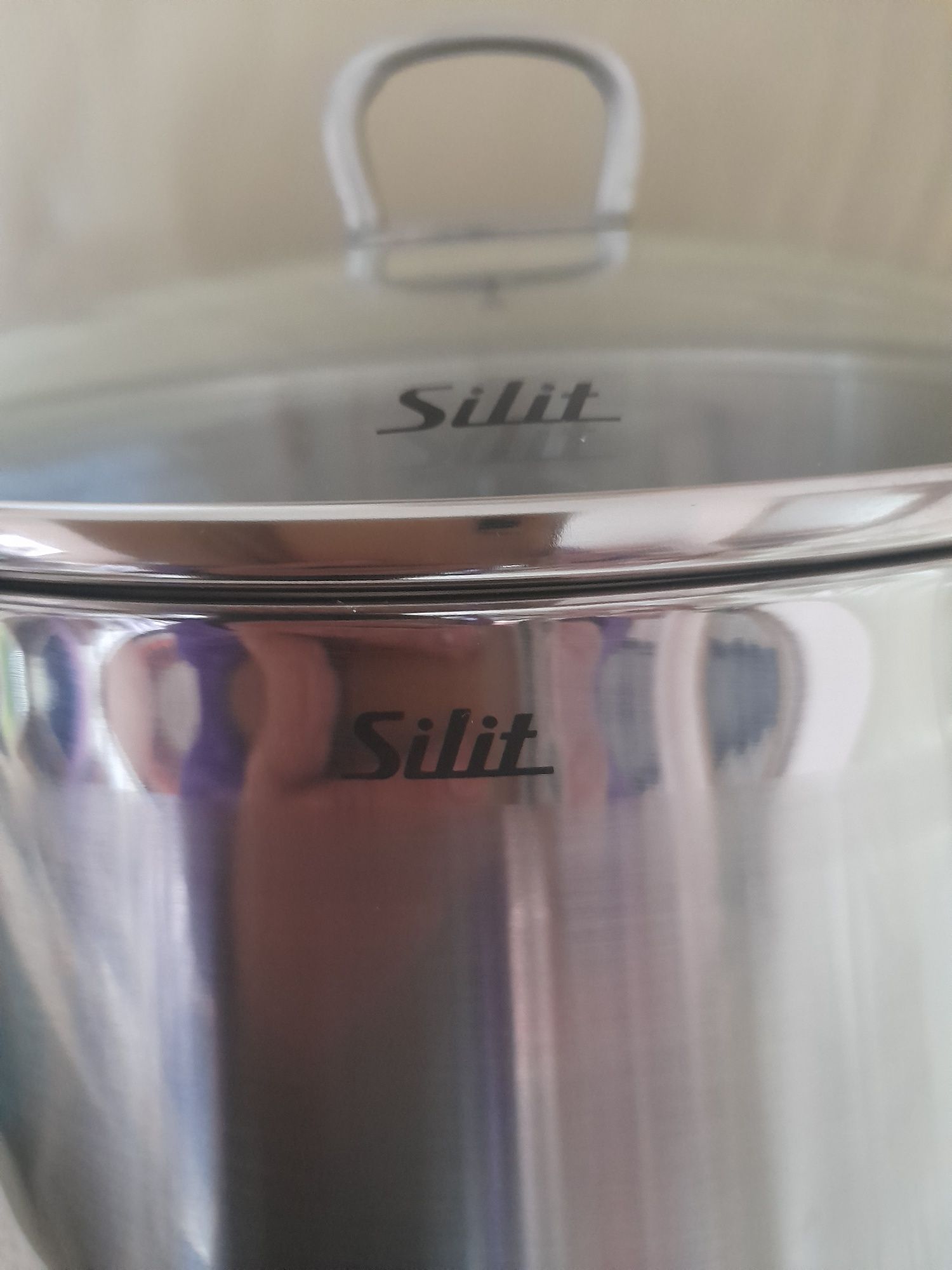 Duży garnek Sillit.