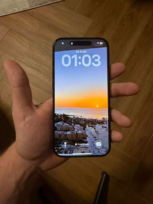 Iphone 15 pro black titanium 256GB 85% z oryginalnym etui apple