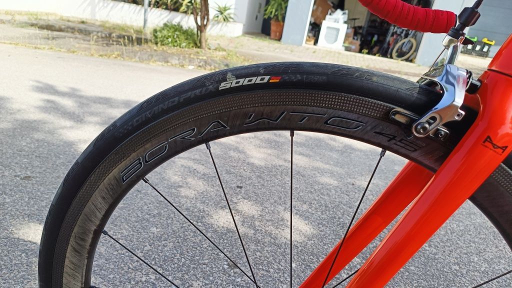 Cannondale supersix evo hi mod SRAM RED ETAP eletrônico. Bike de topo