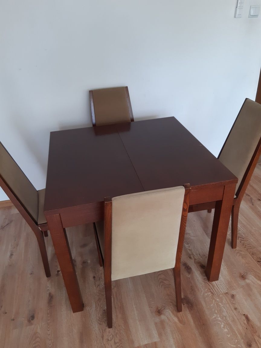 Stół rozkładany z krzesłami 90x90x210