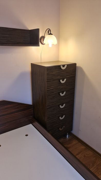 Łóżko zestaw(szafki, półka, lampy)