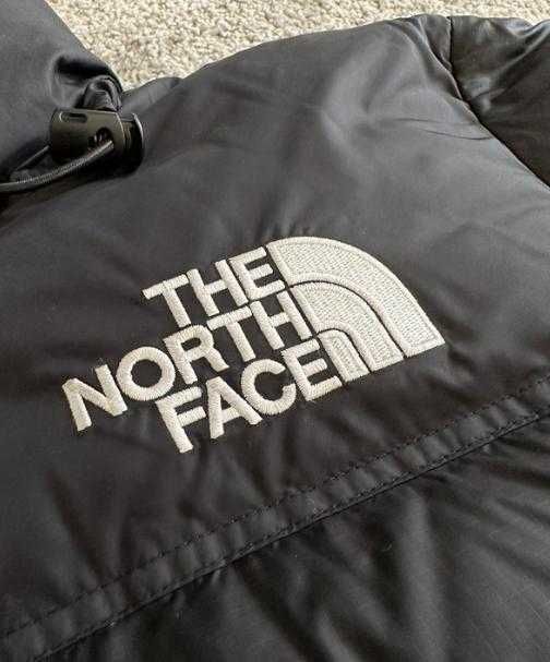 The North Face 1996 black 700 M