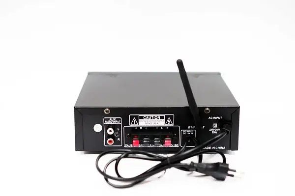 Підсилювач звуку UKC AK-688BT двоканальний з FM-радіо та US 30W, 9489