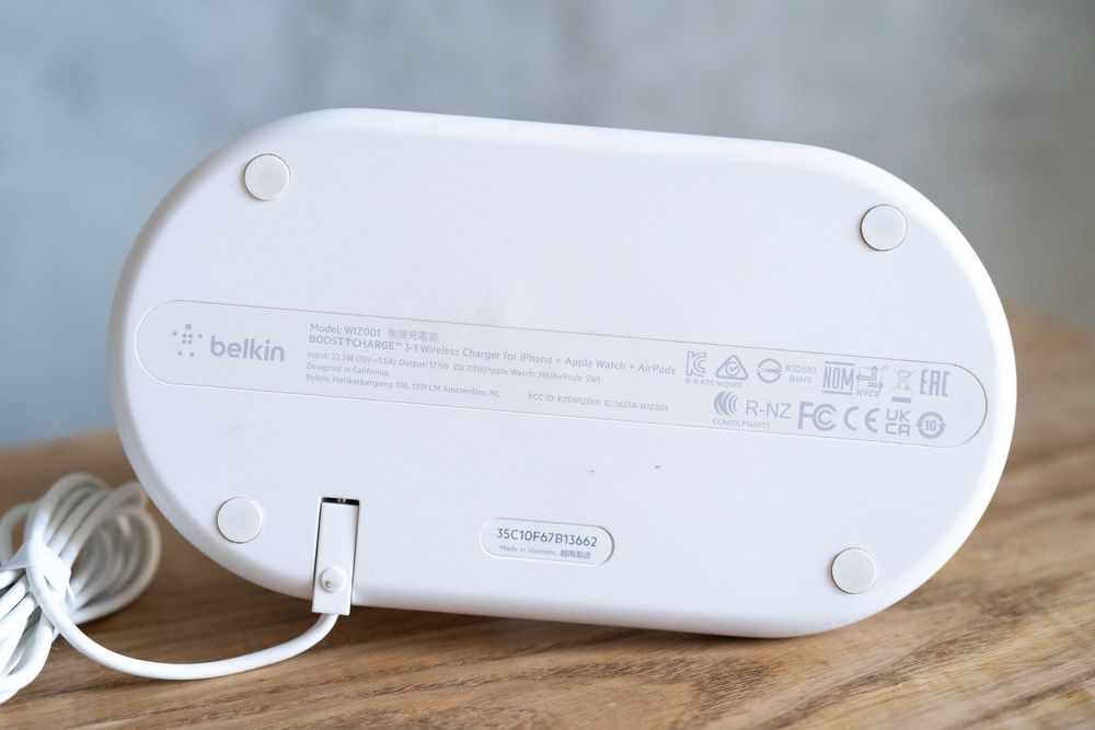 Безпровідний зарядний пристрій 3 в 1 Belkin WIZ001