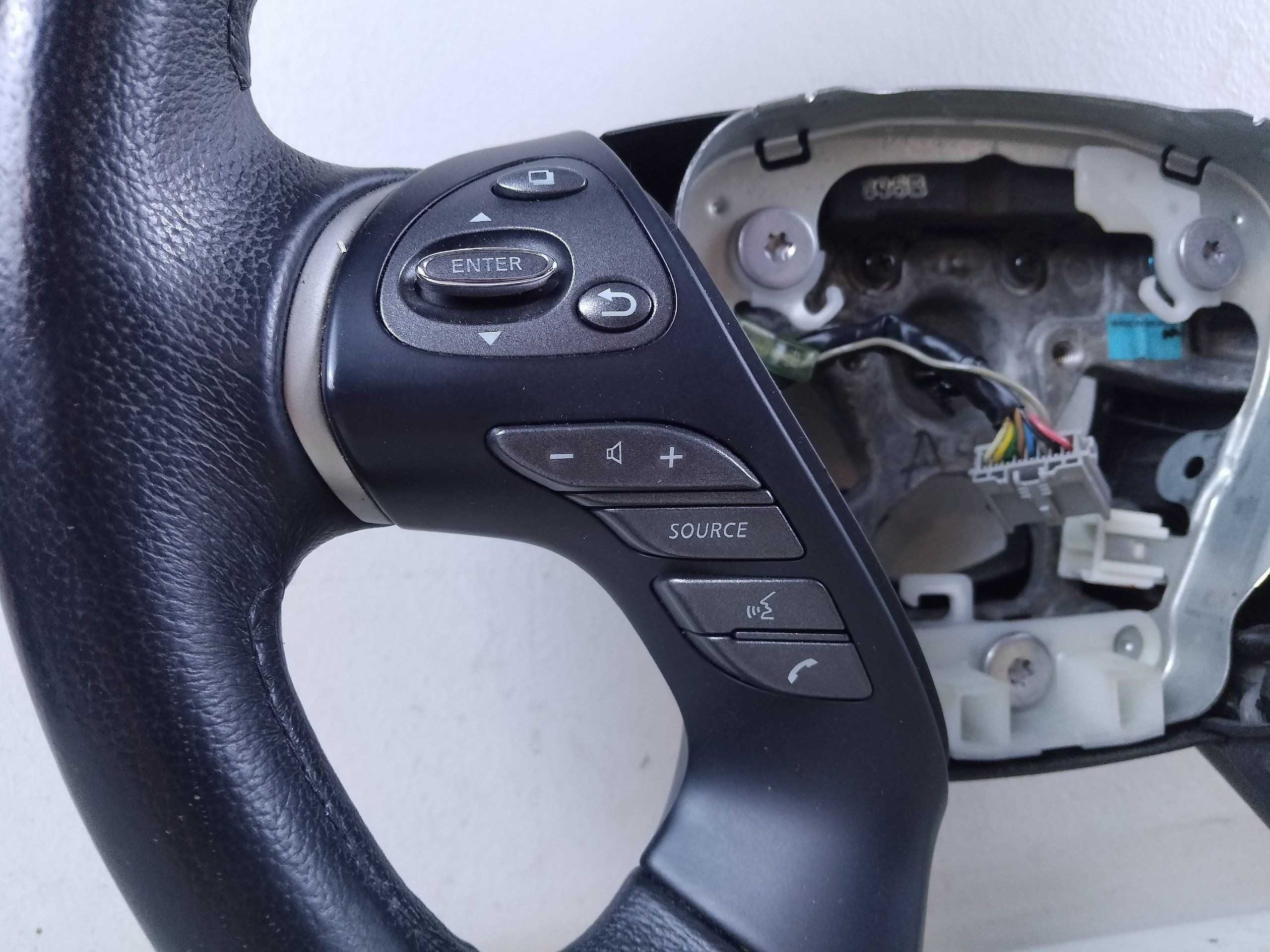 Infiniti QX60 Kierownica multifunkcyjna
