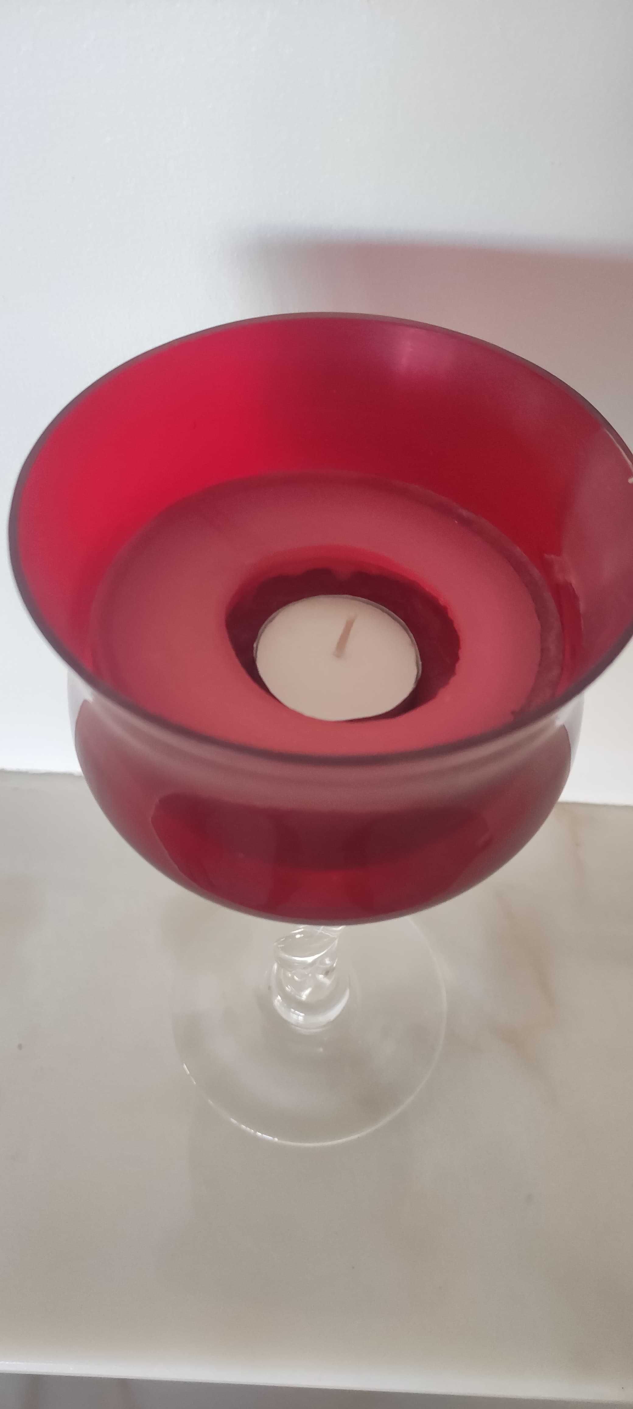 Peças de decoração, copos velas, artesanato.