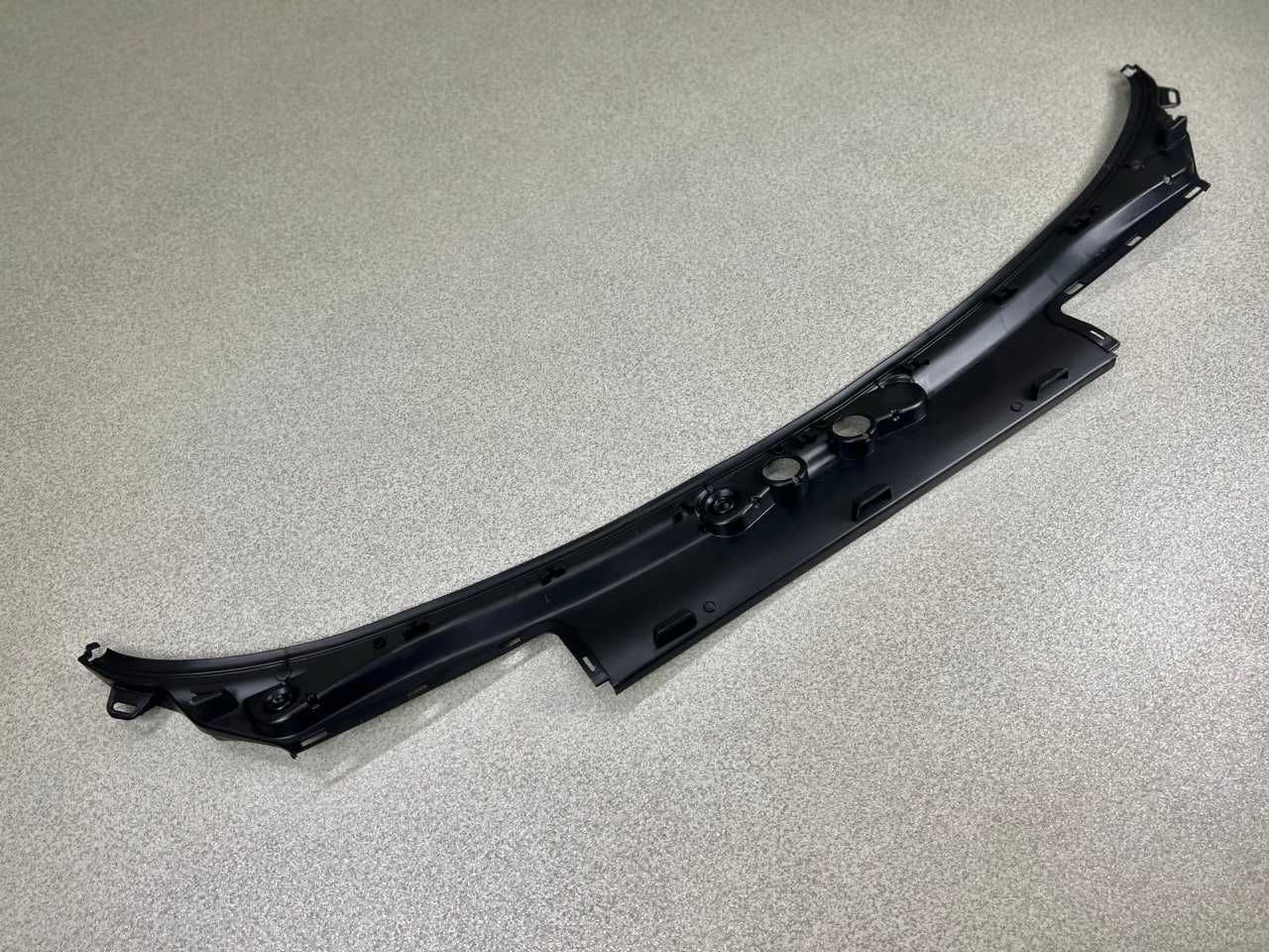Планка склоочищувачів ( жабо ) BMW X3 ( F25 ) 51717206135