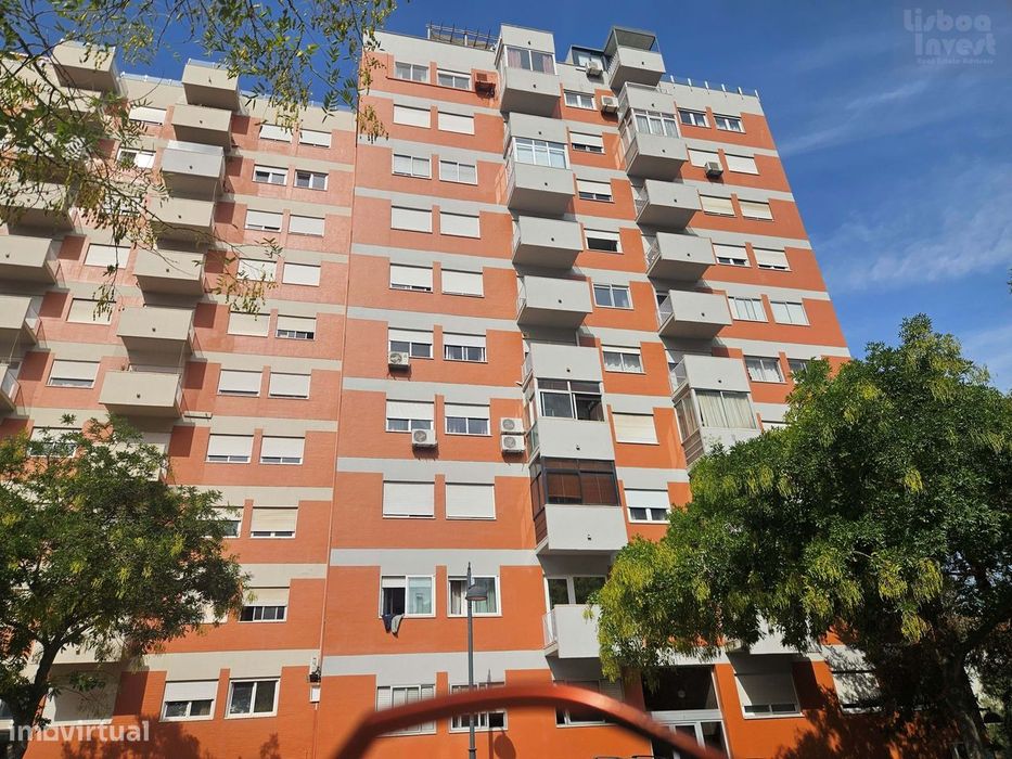 Vendo T4 Benfica muito bem localizado