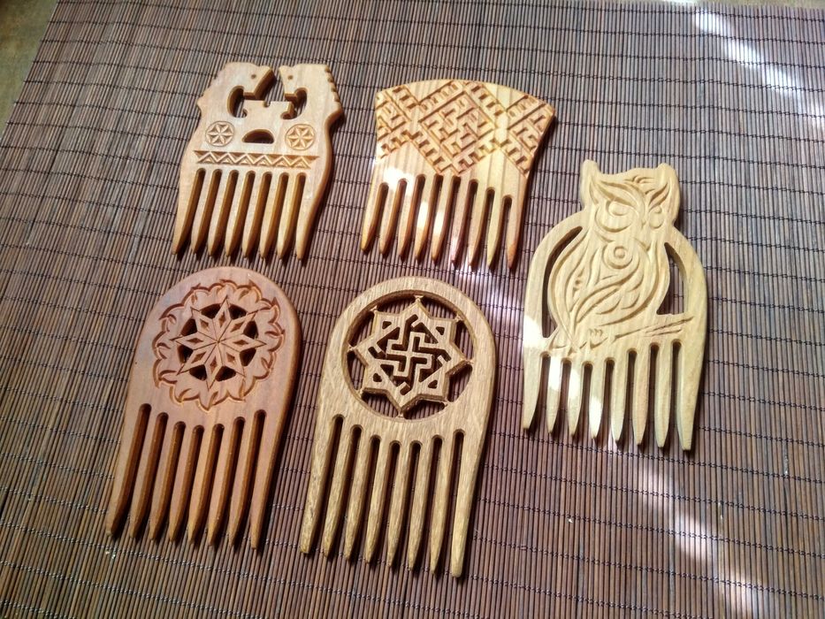 Деревянный обережный гребень для волос