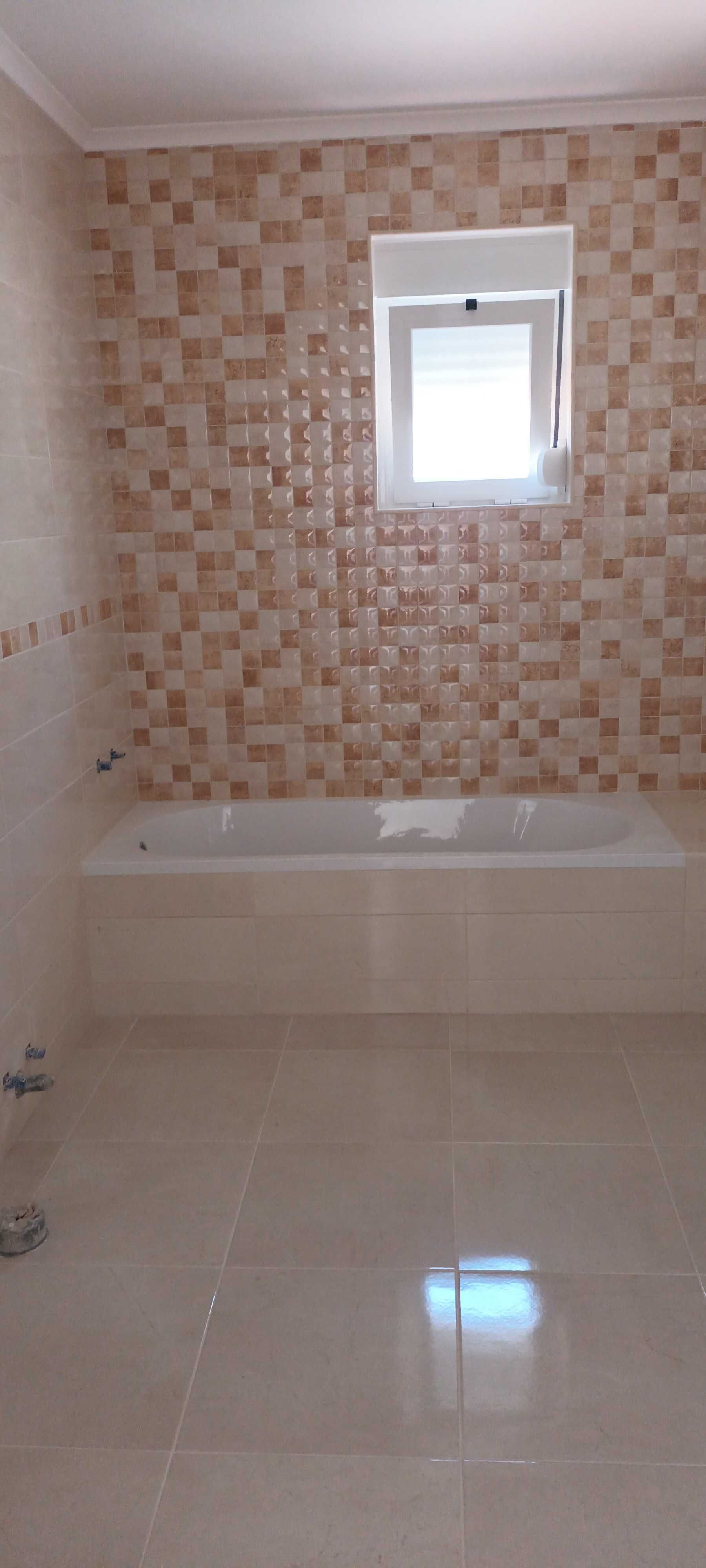 T3 Arrenda-se Apartamento -Totalmente Remodelado