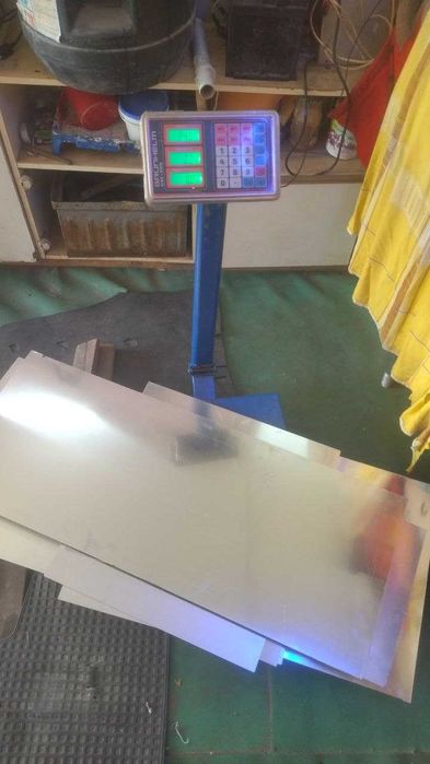 Обрізки алюмінієвого листа