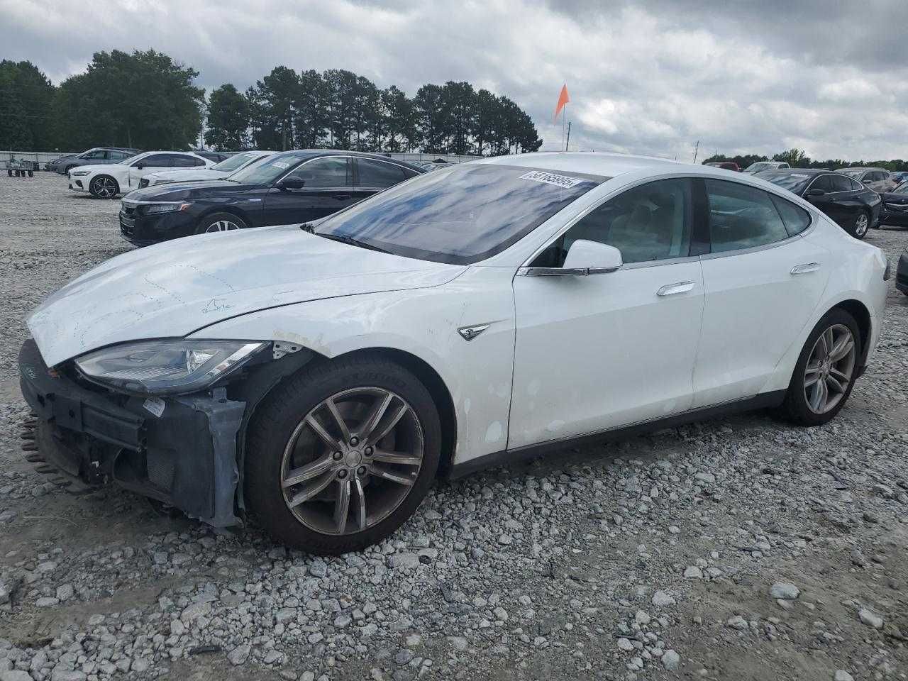 Tesla Model S 2014