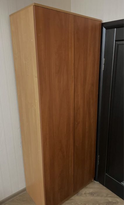 Продамо набір з чотирьх меблів