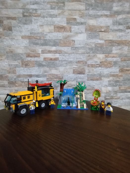LEGO City 60160 Jungle Mobile Lab