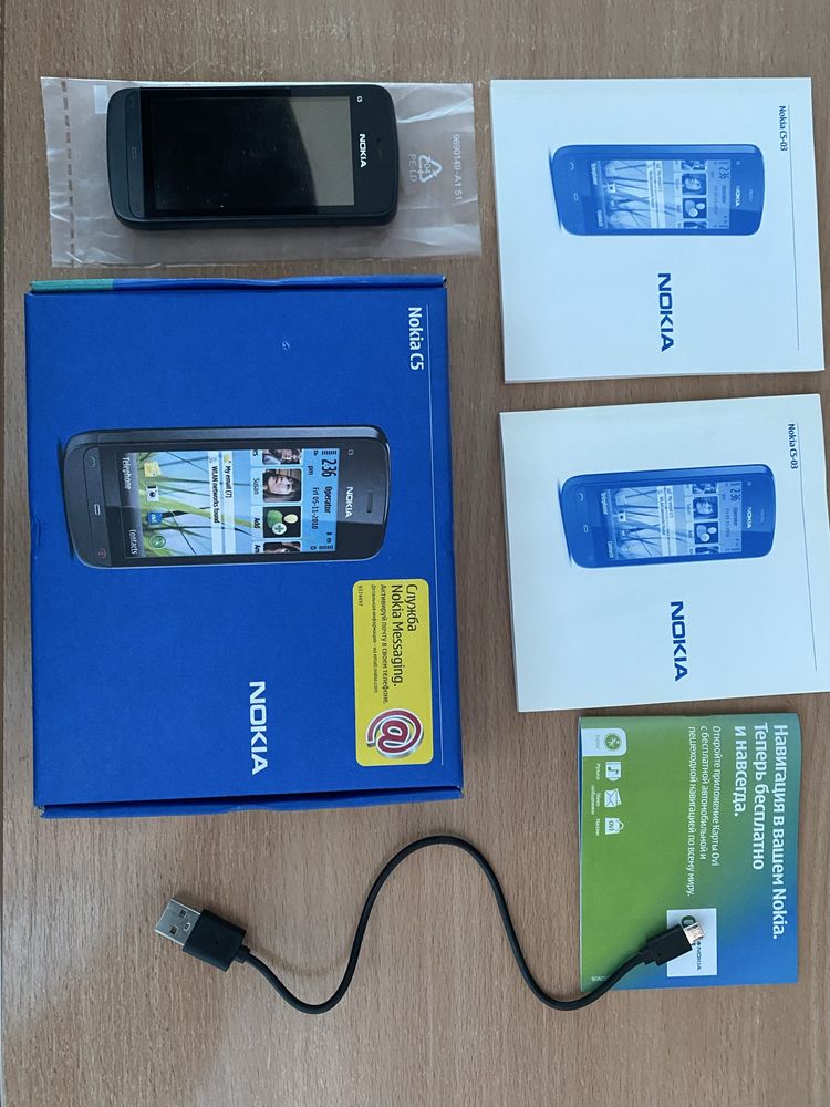 Мобільний (мобильный) телефон Nokia C5-03. Повна комплектація.