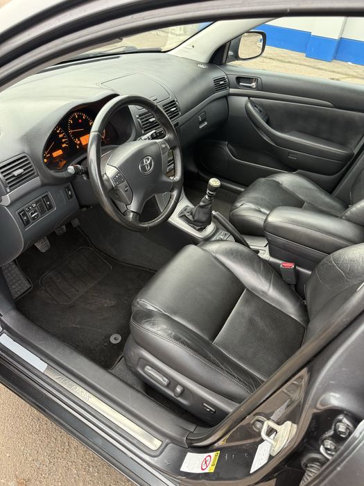 Тойота авенсис дізель