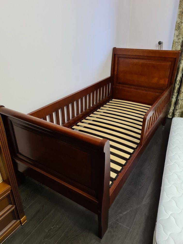 Дуже якісне ліжко односпальне з дерева (клен)