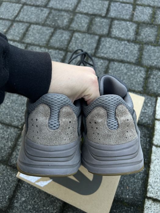 Adidas Yeezy Boost 700 V1 Mauve sneakersy niskie brązowe kanye 45 1/3