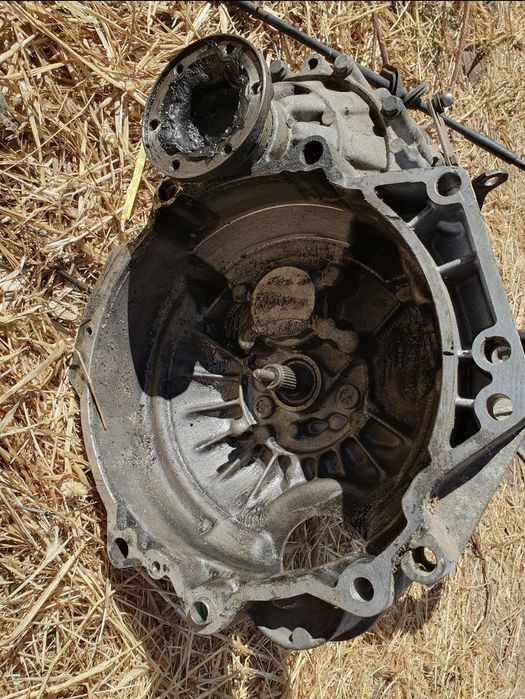 Caixa velocidades VW Golf 2L ano 2001/ 2002