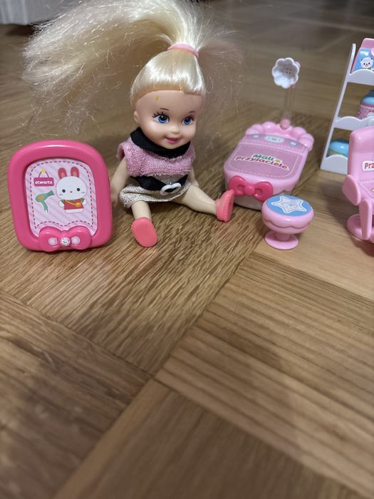 Laleczka mały świat dziewczynki mój salon 4Kidz