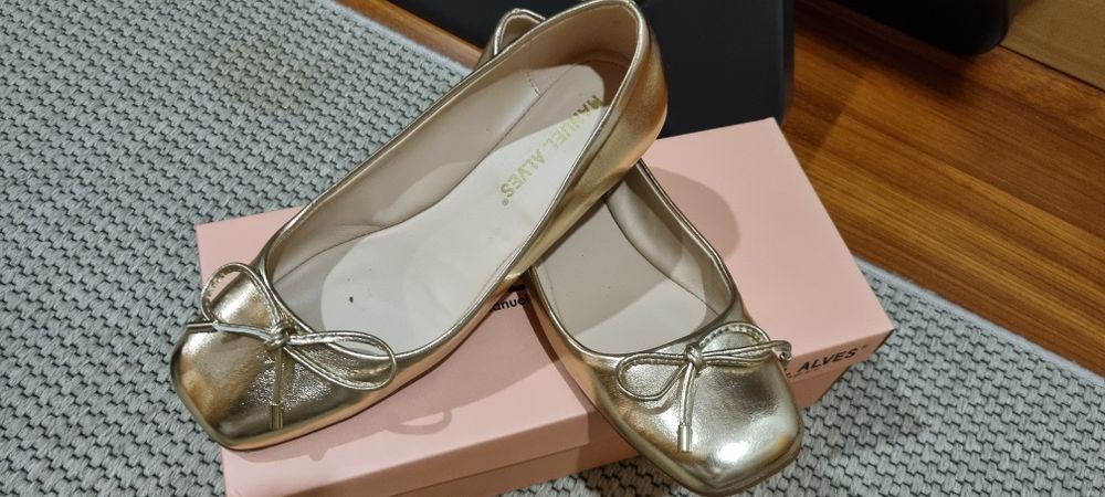 Sabrinas douradas excelente