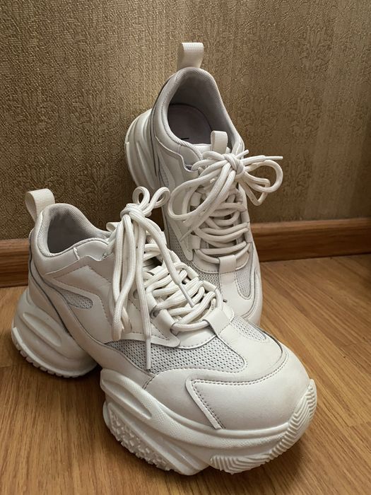 Продам кросівки, не підійшов розмір(