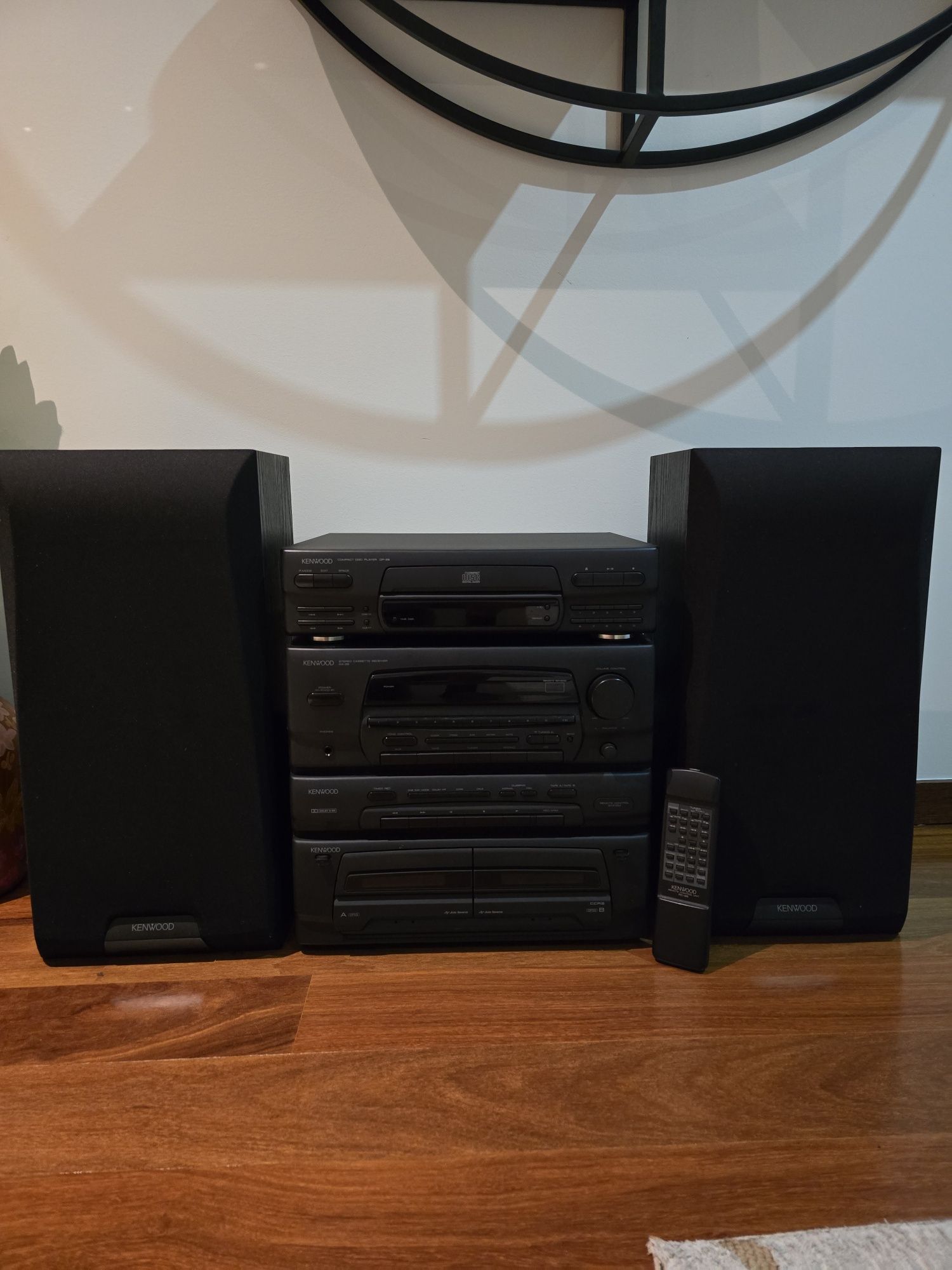 Aparelhagem de Música Kenwood.