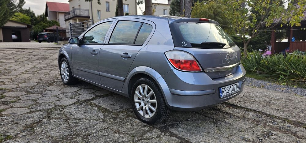 Ładna Astra h 1.4b od kobiety! bez oznak korozji! Do jazdy okazja!