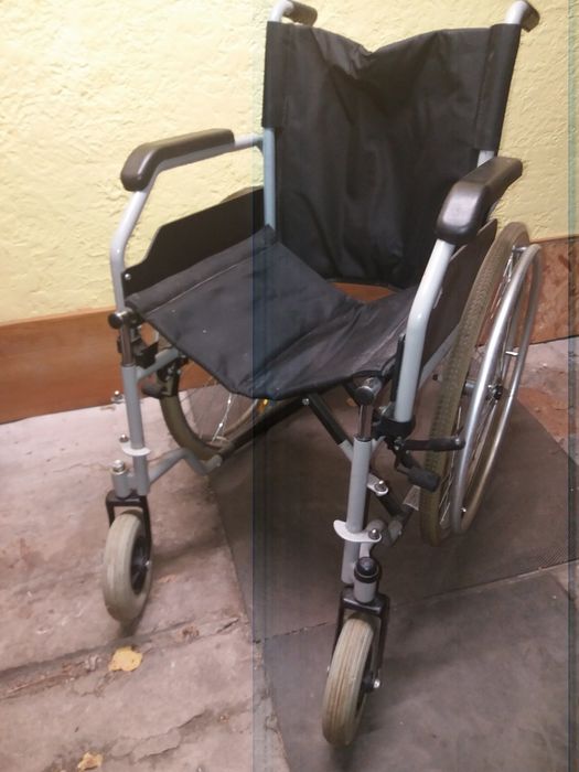 Продам інвалідну коляску