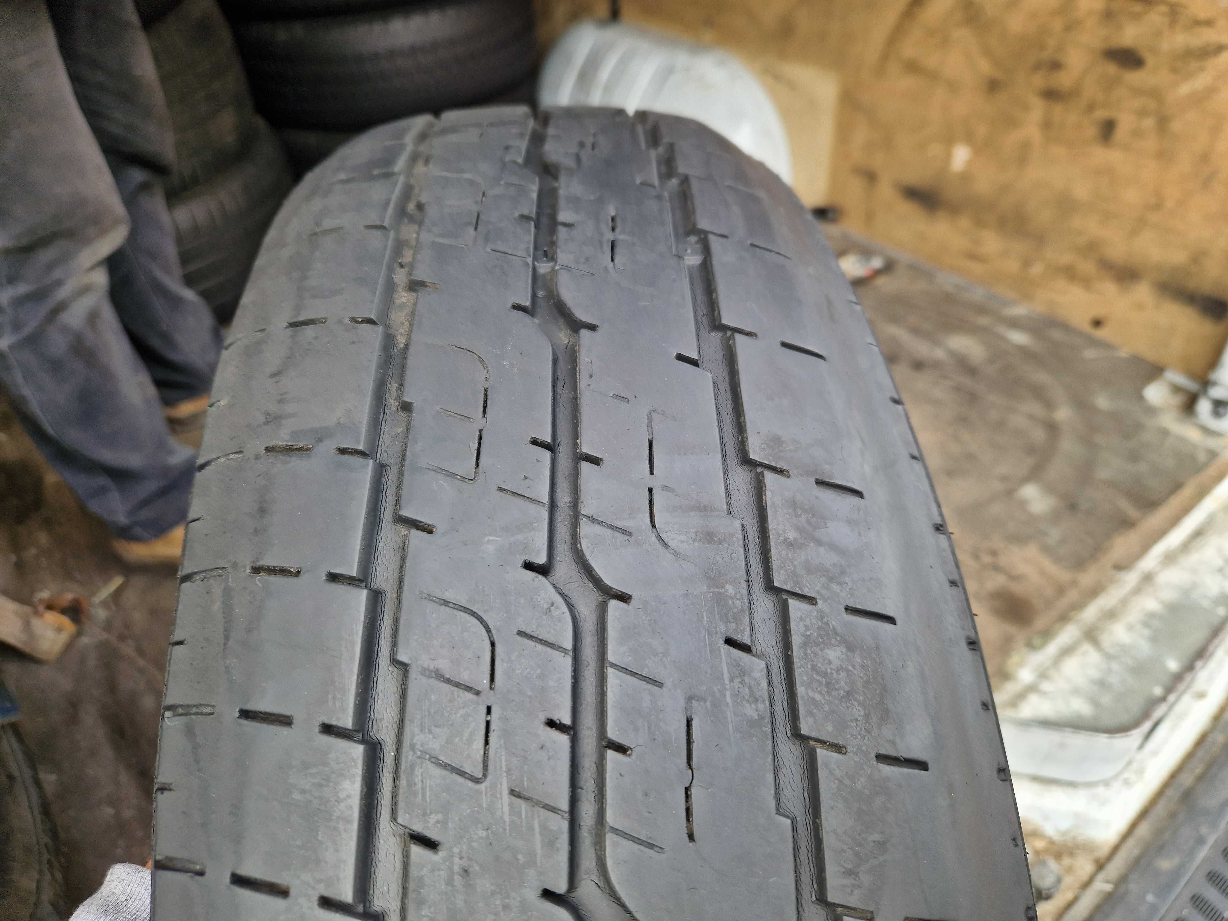 Cooper avon av11 215/75/16c 112/109Q 1szt
