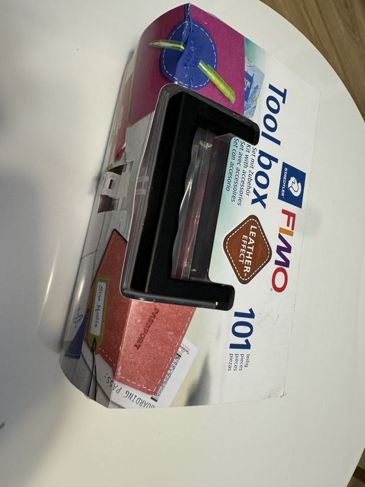 Zestaw z narzędziami do modelowania gliny efekt skóry Staedtler FIMO