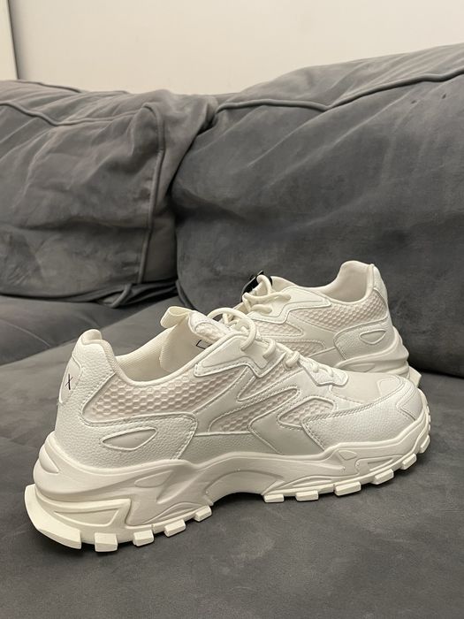 Buty Armani Exchange rozm. 40 XUX159 białe