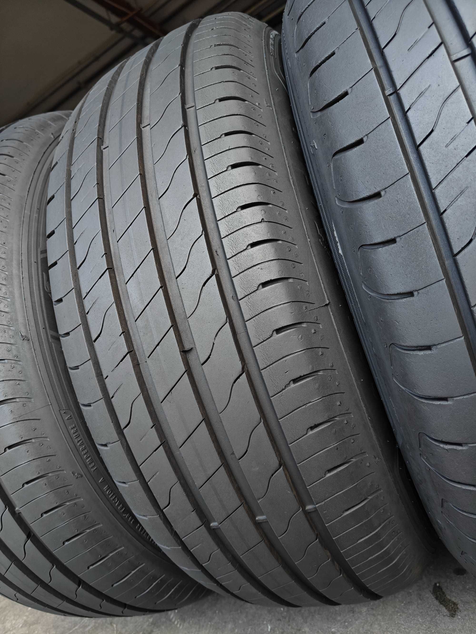 R18 235 60 GoodYear EfficientGrip² шини літні в доброму стані