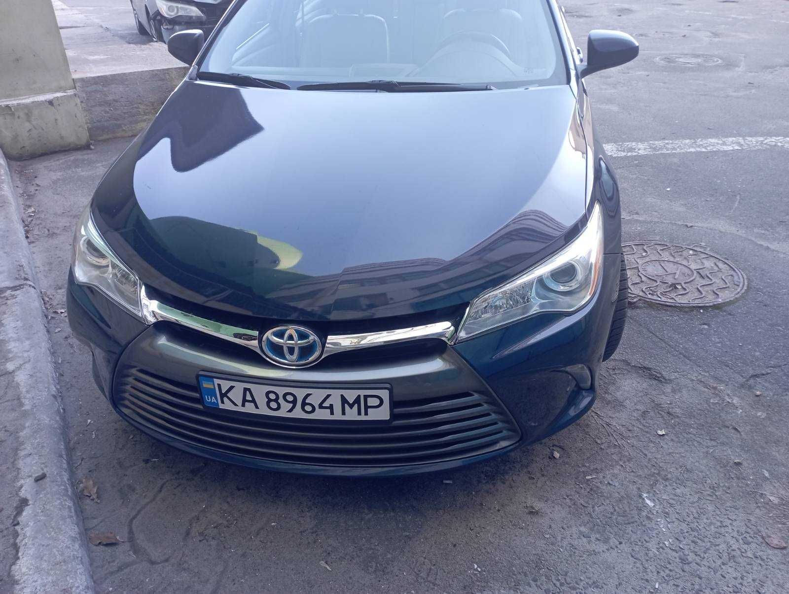 Оренда авто Камрі гібрид Camry Hybrid