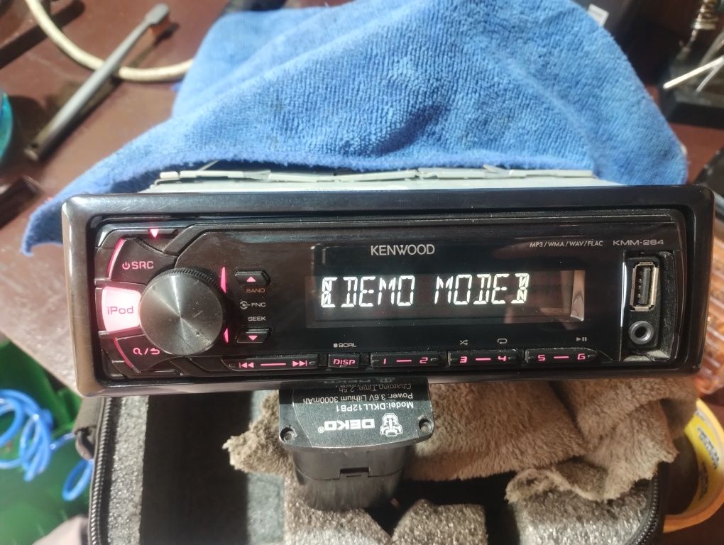 Kenwood KMM-264.