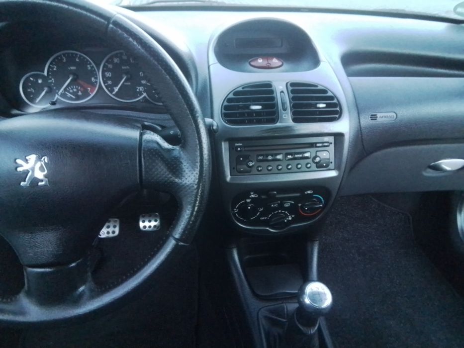 Peugeot 206 1,4 I wersja JBL,5 drzwiowy.