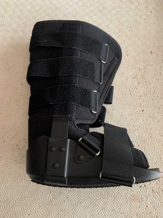 Bota ortopédica para pé direito