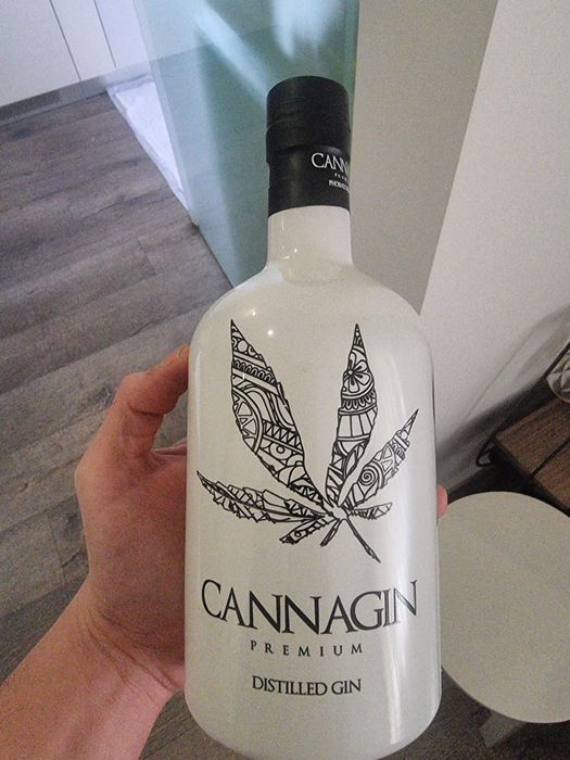Cannagin gin tónico